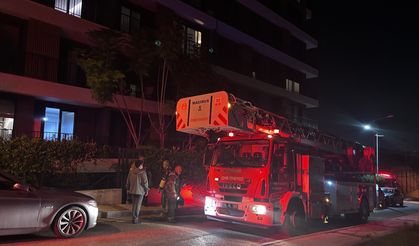 Korku dolu anlar... Yangında mahsur kalan 4 kişi ve 1 kedi kurtarıldı!