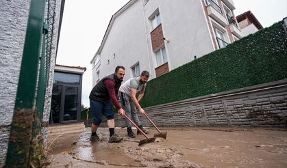 Bergama'yı sağanak vurdu!