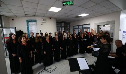 Başkan Yiğit'ten personeli duygulandıran Cumhuriyet sürprizi