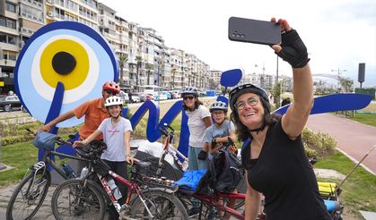 Bisikletle dünya turuna çıkan Fransız aile, İzmir'e ulaştı