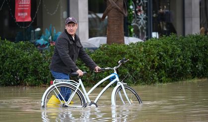 Çeşme sağanağa teslim!