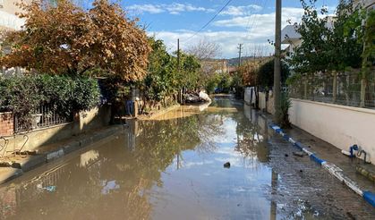 Foça yine sele teslim!