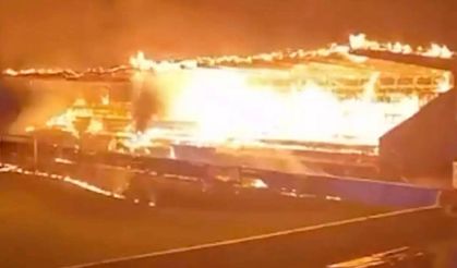 Takımları küme düştü: 3 taraftar stadyumu yaktı