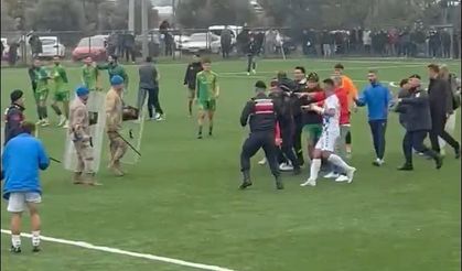 Amatör lig maçında tekme tokatlı kavga!