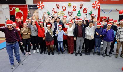 Bayraklı'da 'özel' yılbaşı kutlaması