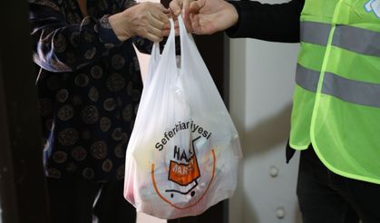 Seferihisar'da 300 aileye yılbaşı paketi!