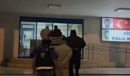 İzmir'de 3 ayrı adrese 'zehir' operasyonu: 3 gözaltı