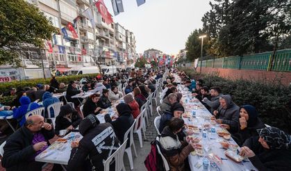 Büyükşehir'in iftar sofrası Karşıyaka’da kuruldu