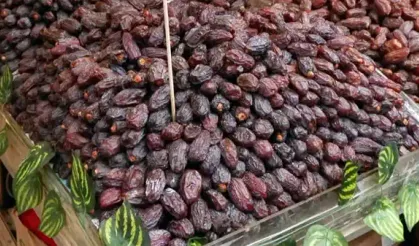 Küf ve ‘aflatoksin’ riski: Açıkta satılan hurmaya dikkat!