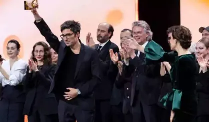Berlin Film Festivali'nde Altın Ayı ödülünü 'Sarı Zarflar' kazandı