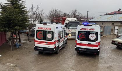 Anne, baba ve 8 aylık bebekleri öldü: Soba faciası!