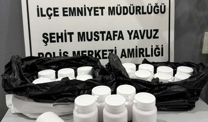 İzmir'de 'zehir' baskını: 1085 hap ele geçirildi