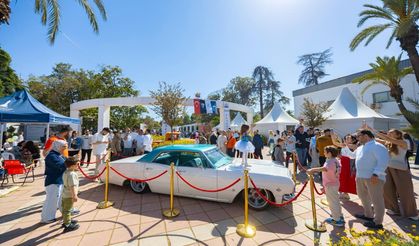 İzmir’de klasik otomobil şöleni