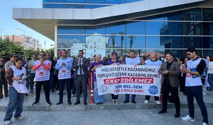 Bayraklı'da memurların eylemi sürüyor