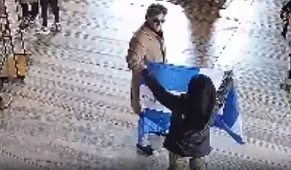 Ayasofya'da Bizans bayrağıyla provokasyon