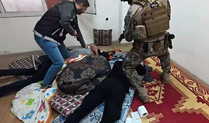 Uyuşturucu hap üretilen depoya operasyon: 9 gözaltı