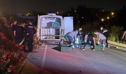 Silahını çıkarıp üç kişiyi kurşuna dizdi!