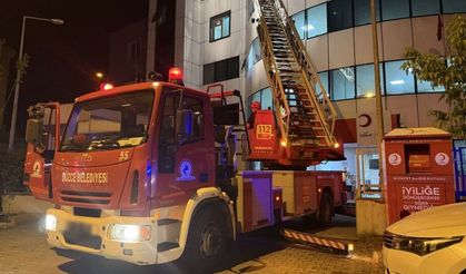 Huzurevinde yangın: 54 kişi tahliye edildi
