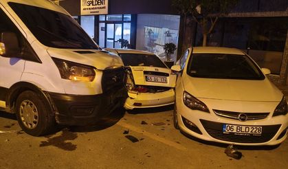 Alkollü sürücü ortalığı savaş alanına çevirdi: 13 araca çarptı!