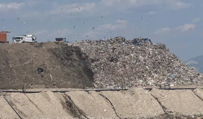 Vahşi depolama AK Parti ve çevrecileri karşı karşıya getirdi: Kime sitem edeceğini şaşırmış!
