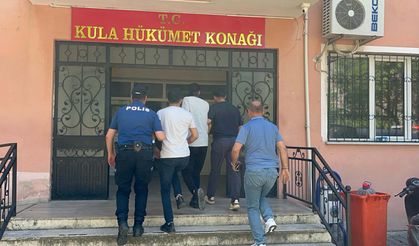 Manisa'da pompalı tüfekli saldırı: 1'i ağır 2 yaralı!