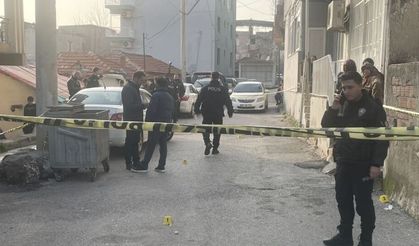 İzmir'de silahlı kavgada 3 kişi yaralandı!