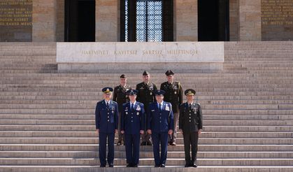 ABD Genelkurmay Başkanı Anıtkabir'i ziyaret etti