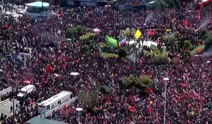 Hamaney için Meşhed'de cenaze töreni düzenlendi