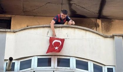 Çatı katında yangın çıktı: 2 çocuk dumandan etkilendi!