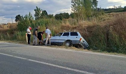 Otomobil şarampole savruldu: 4 yaralı!