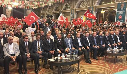 MHP Genel Sekreter Yardımcısı Osmanağaoğlu, MHP İzmir İl Kongresi'nde konuştu