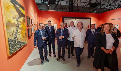 Rusya Büyükelçisi Vershinin, Nâzım Hikmet sergisini gezdi