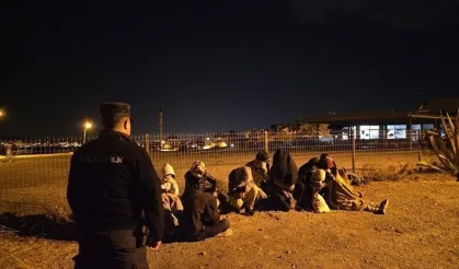 İzmir'de 15 düzensiz göçmen yakalandı