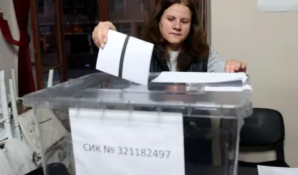 Komşuda seçim heyecanı: Türkiye'de de sandıklar kuruldu!