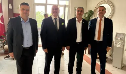 Dört listenin yarıştığı Akhisar Ticaret Borsası'nda kazanan Alhat oldu