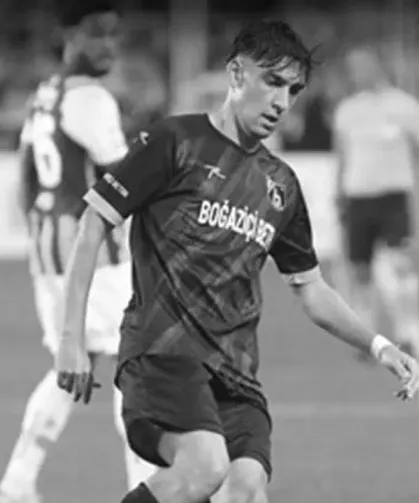 İstanbulspor duyurdu: Genç futbolcu hayatını kaybetti!