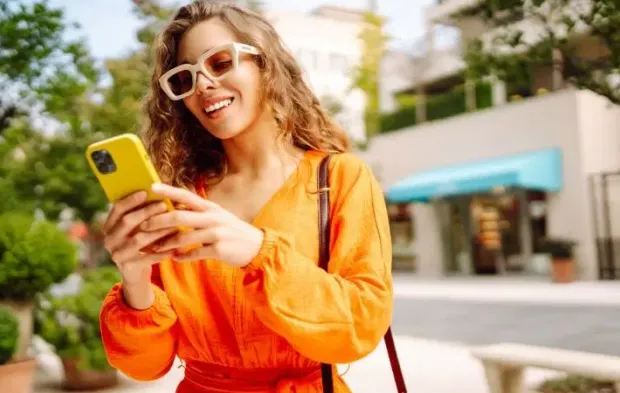 Yaz aylarında telefonunuzu aşırı sıcaktan korumanın 9 etkili yolu