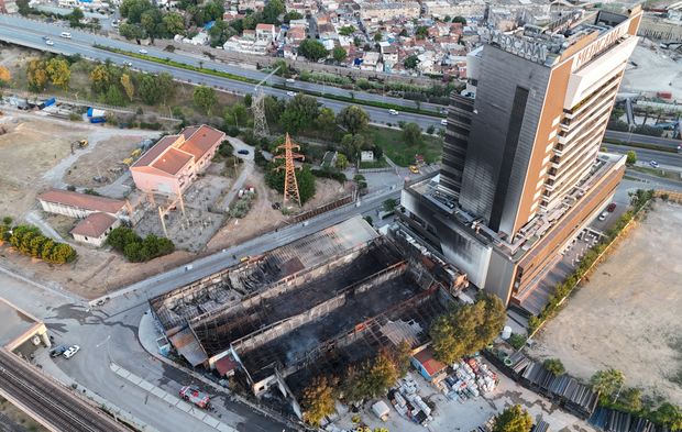 İzmir'deki yangın sonrası manzara: Büyük hasar!