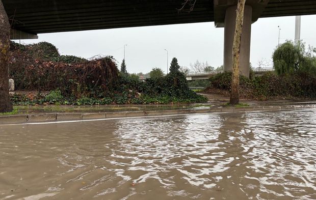 İzmir'de sağanak manzaraları!