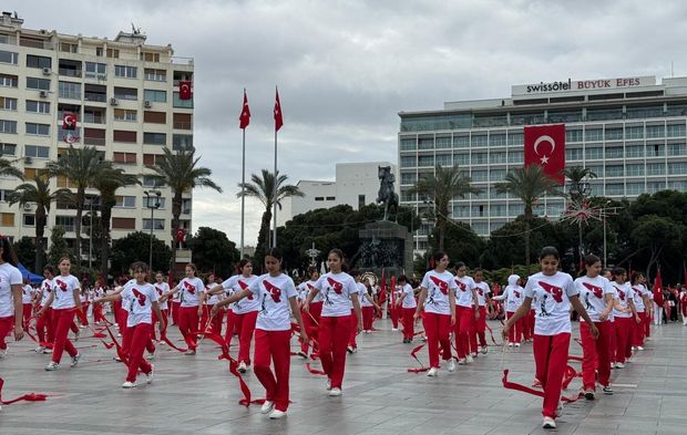 İzmir'den 23 Nisan kareleri!