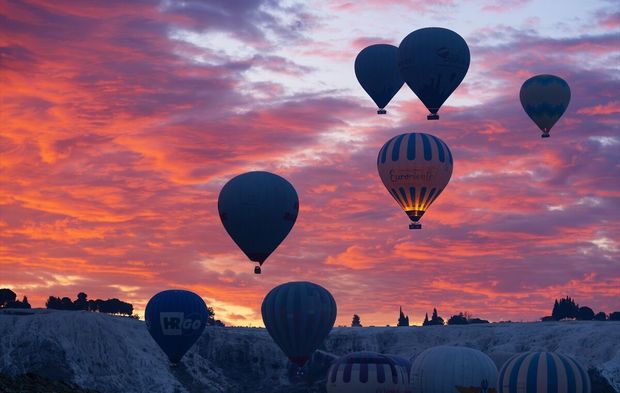 Pamukkale semalarında renkli şölen