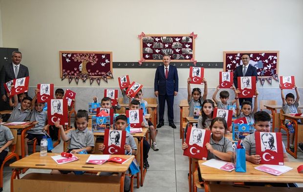İzmirli miniklerin karne heyecanı!