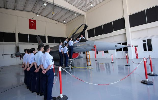 Geleceğin hava astsubayları İzmir'de yetişiyor!