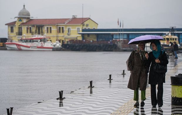 İzmir'de yağmur manzaraları