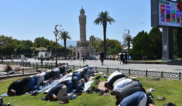 Haniye için İzmir'de gıyabi cenaze namazı