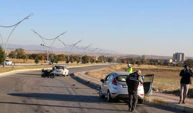 Uşak'ta trafik kazası: 2'si polis 4 yaralı