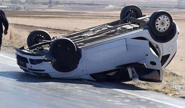 Afyon'da araç takla attı... 4 kişi yaralandı!