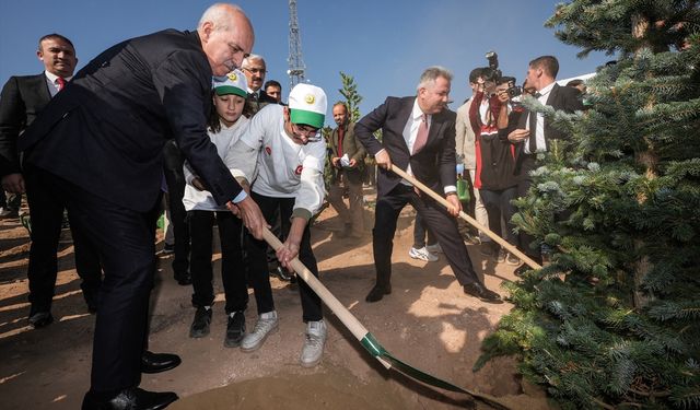 Kurtulmuş da katıldı... İzmir'de binlerce fidan toprakla buluştu!