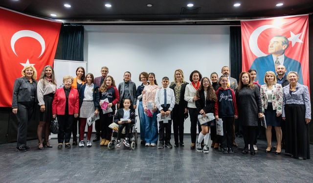 Konak'ta Atatürk’ün çocukları Atatürk’ü anlattı