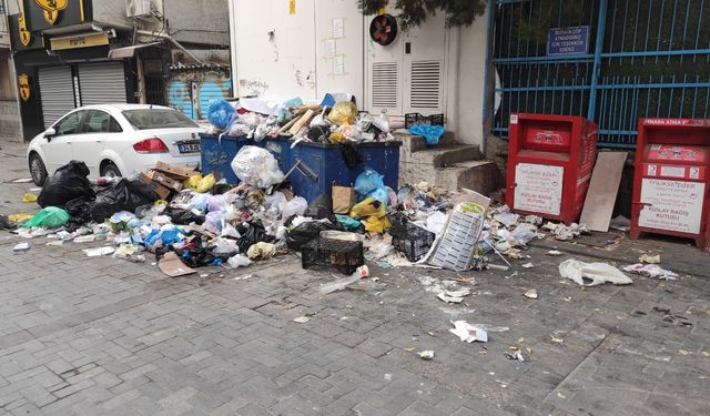 Grev etkisi... Buca'da çöp dağları!